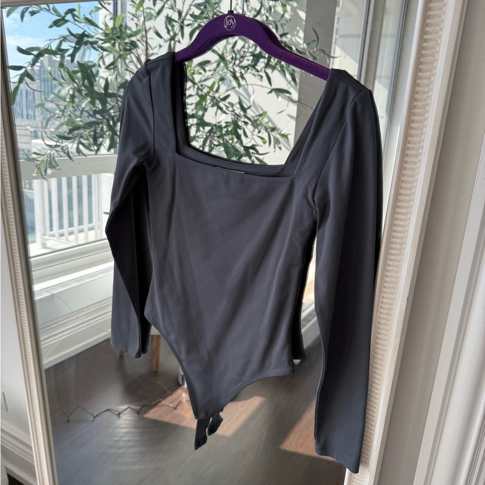 Aritzia - Babaton Bodysuit